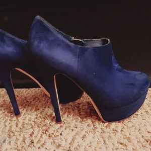Aldo velvet blue pumps